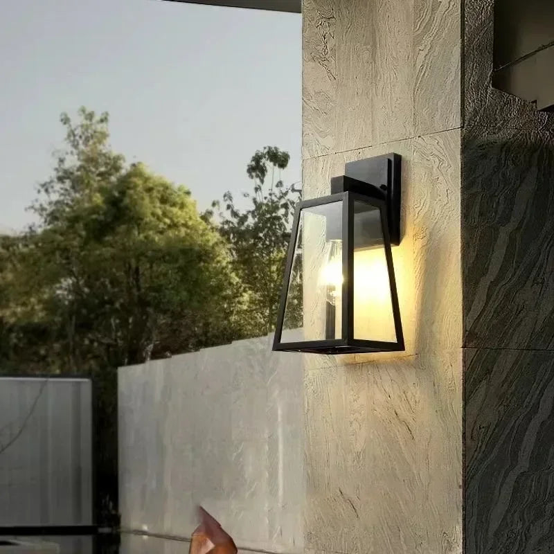 European Outdoor Wall Lantern for Courtyard Lighting