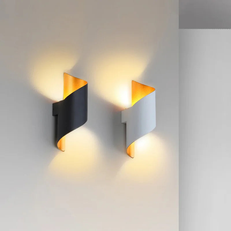 Modern Up and Down LED Wall Light for Outdoors