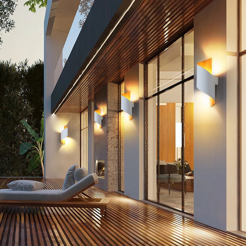 Modern Up and Down LED Wall Light for Outdoors