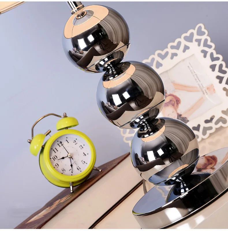 Modern Metallic Table Lamp – Gold/Silver Bedside Light with Soft Glow