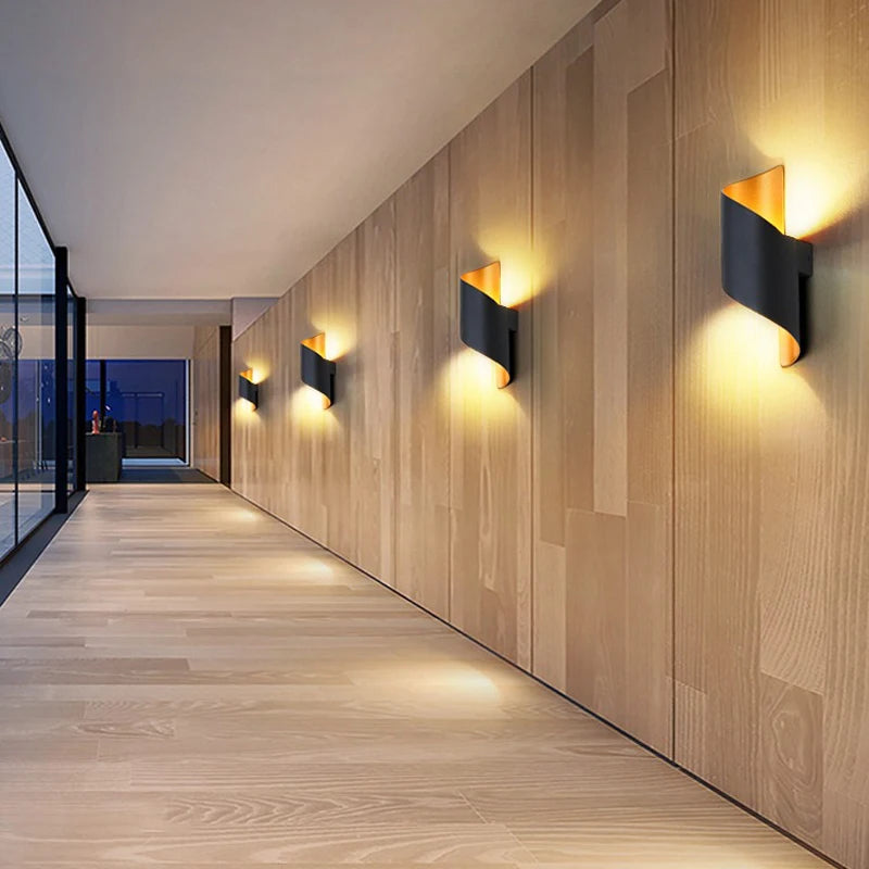 Modern Up and Down LED Wall Light for Outdoors