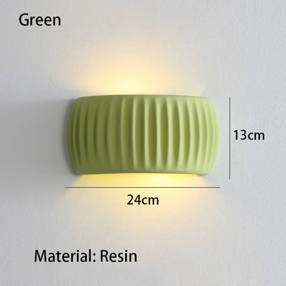 French European Resin Wall Lamp for Elegant Interiors